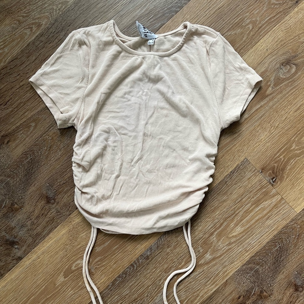 Princess Polly, Tee.